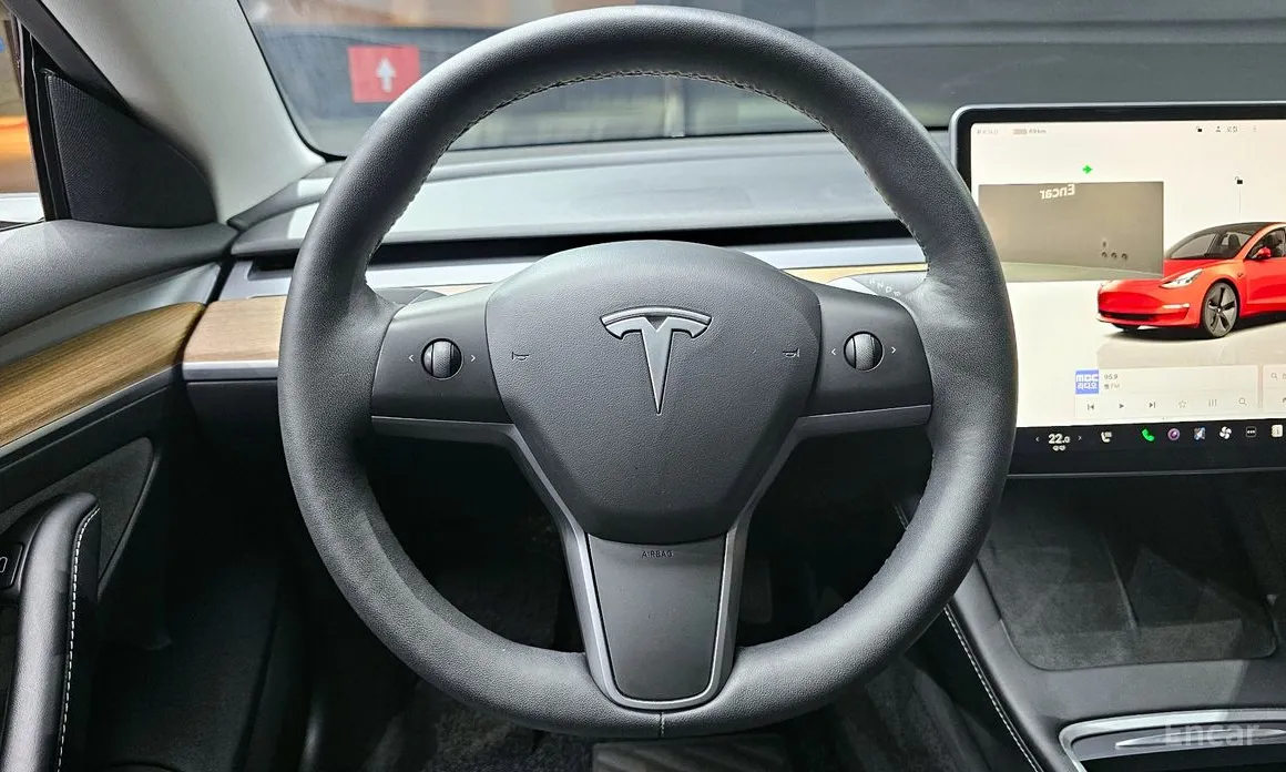 Фото 14 - Tesla Model 3