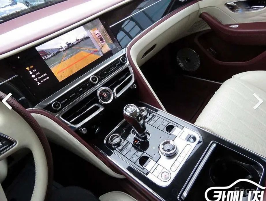 Фото 11 - Bentley Flying Spur