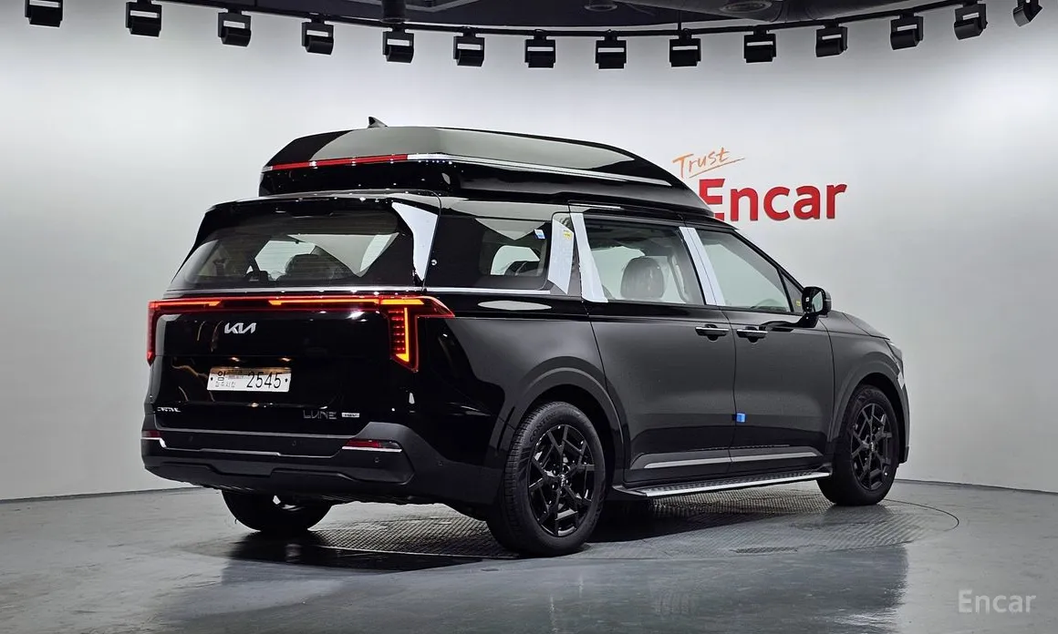 Фото 2 - Kia Carnival