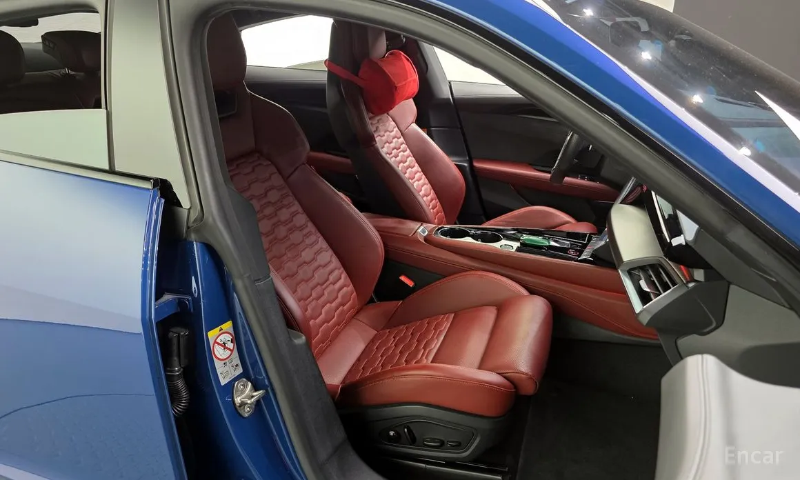 Фото 12 - Audi e-tron GT