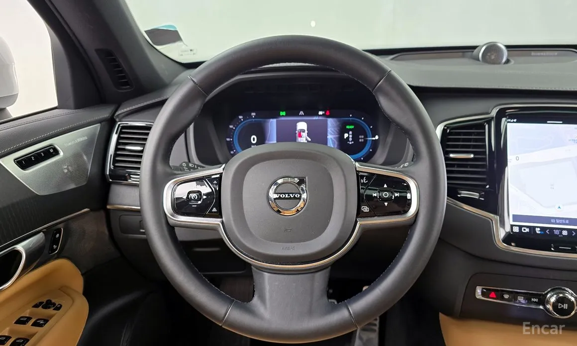 Фото 13 - Volvo XC90