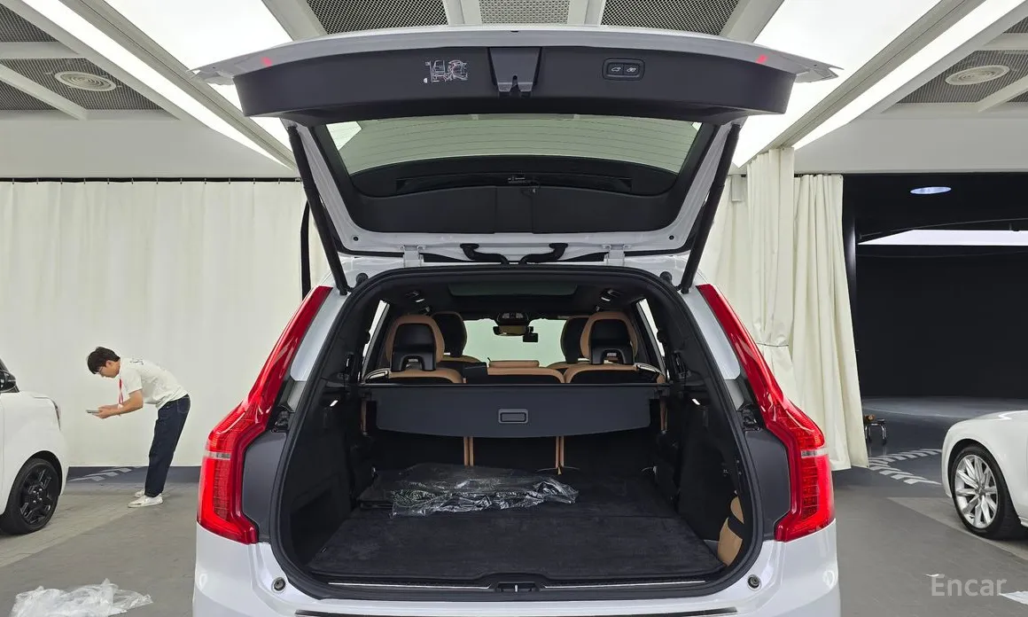 Фото 20 - Volvo XC90
