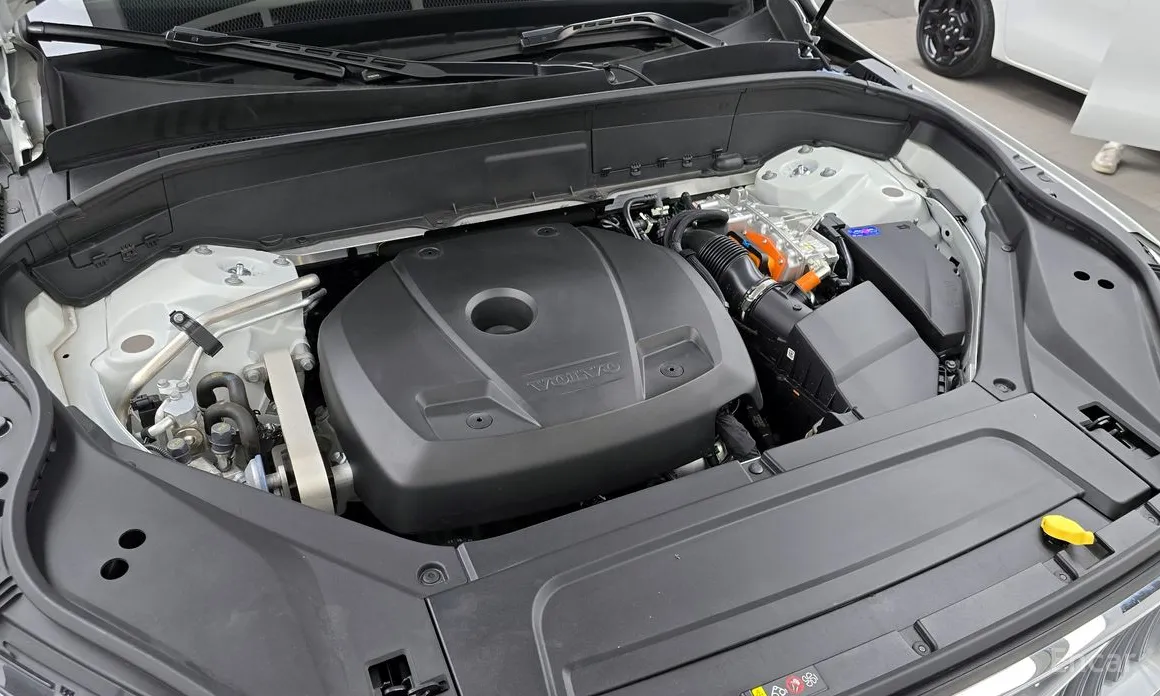 Фото 6 - Volvo XC90