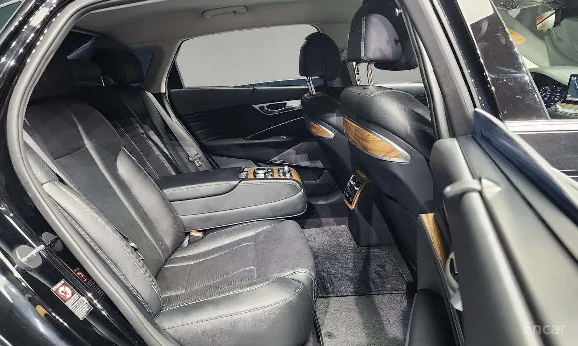 Фото 12 - Kia K9