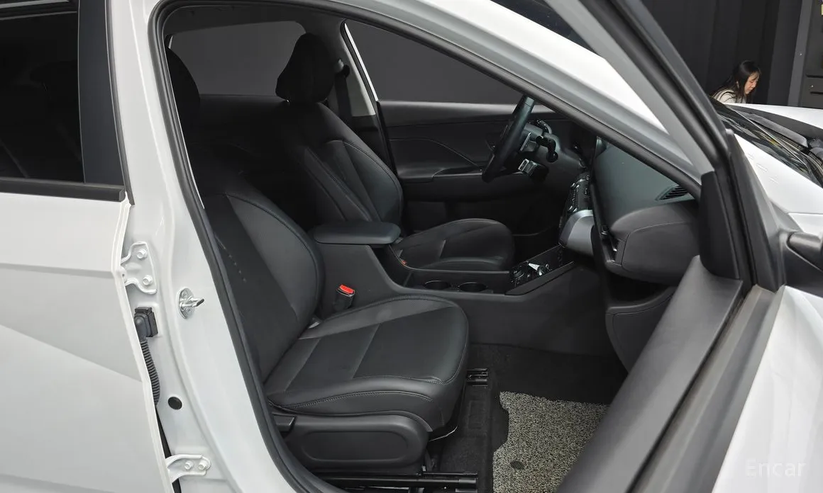 Фото 12 - Hyundai Kona