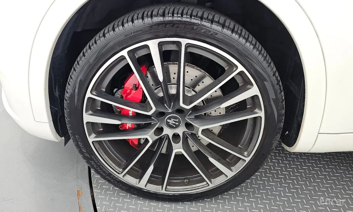 Фото 5 - Maserati Levante