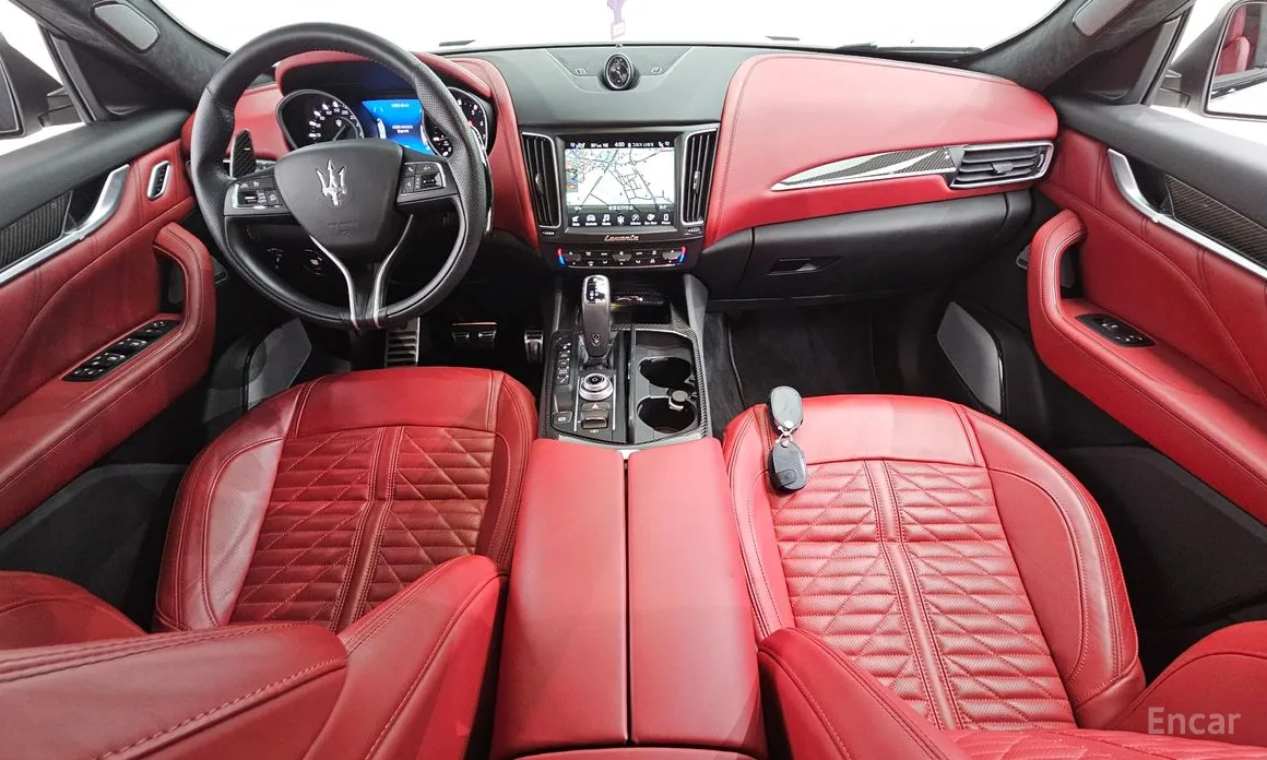 Фото 7 - Maserati Levante