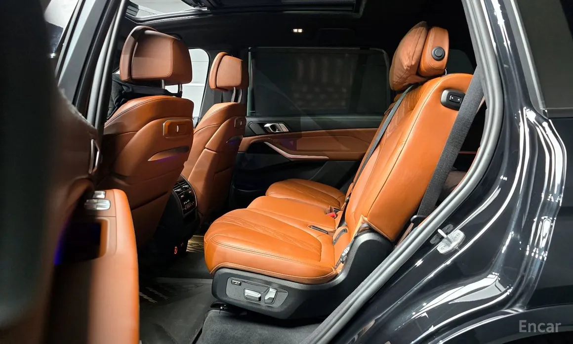 Фото 12 - BMW X7