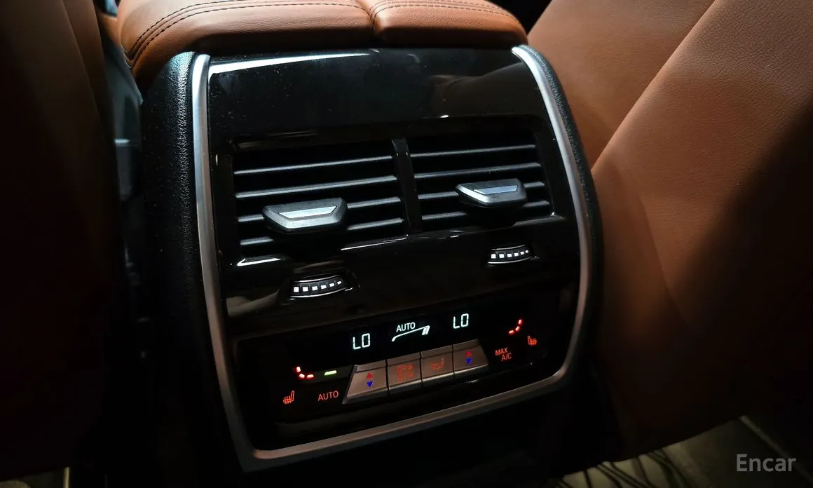 Фото 16 - BMW X7