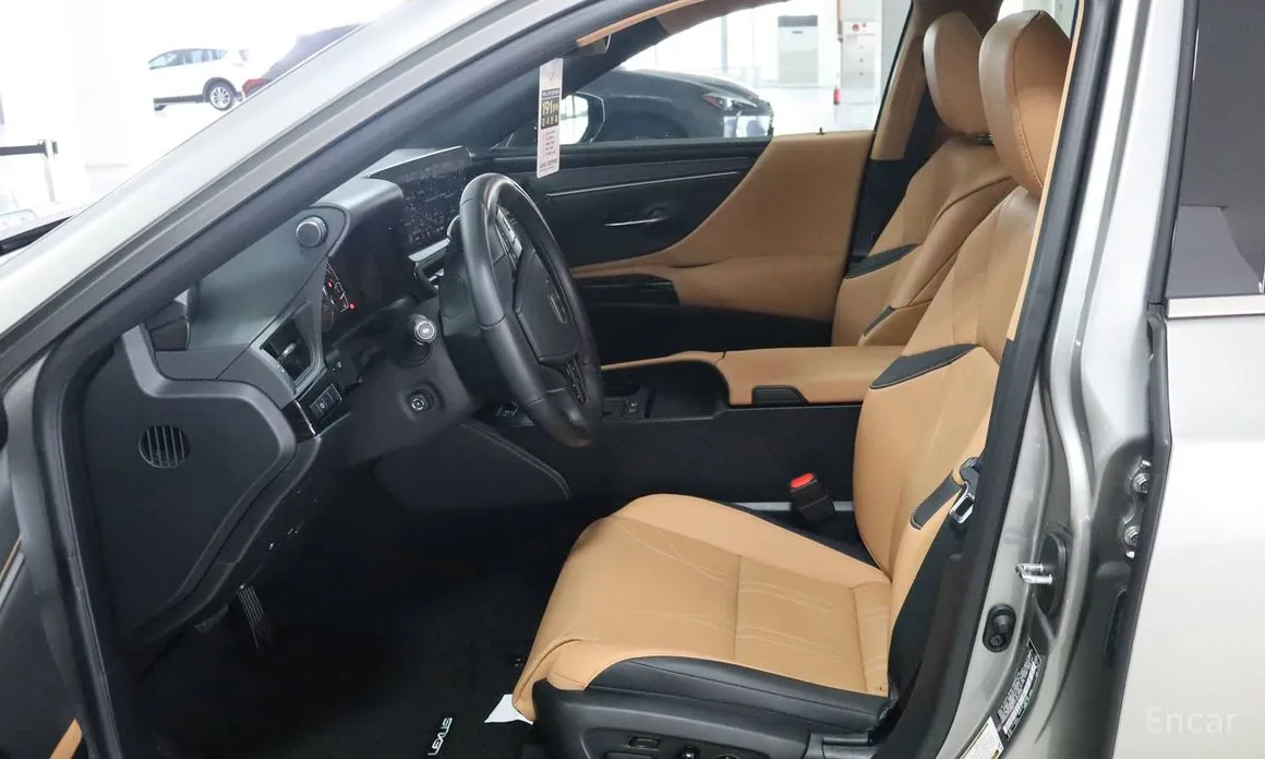 Фото 9 - Lexus ES