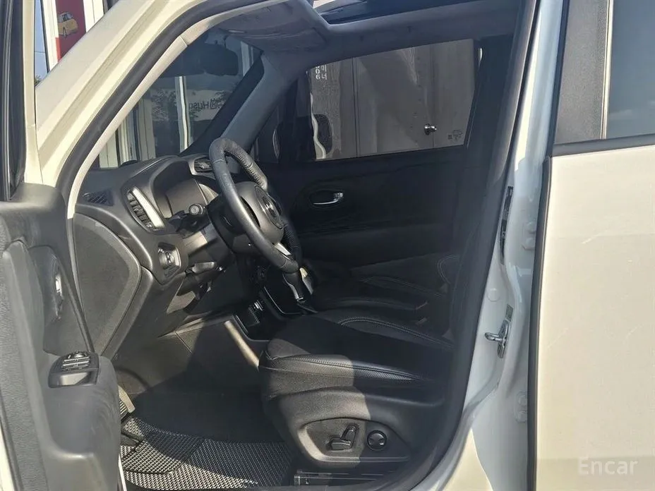 Фото 10 - Jeep Renegade