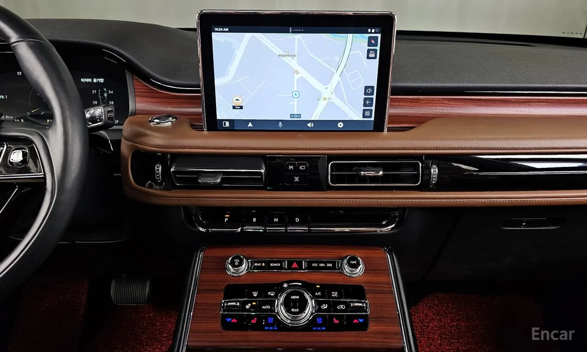 Фото 14 - Lincoln Aviator