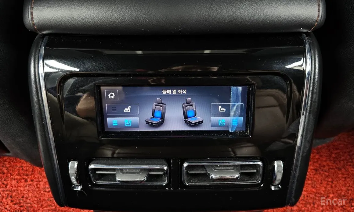 Фото 19 - Lincoln Aviator