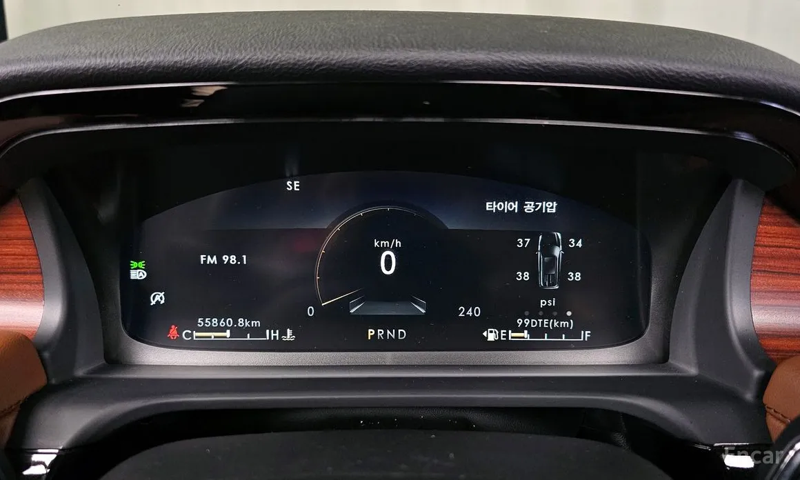 Фото 8 - Lincoln Aviator