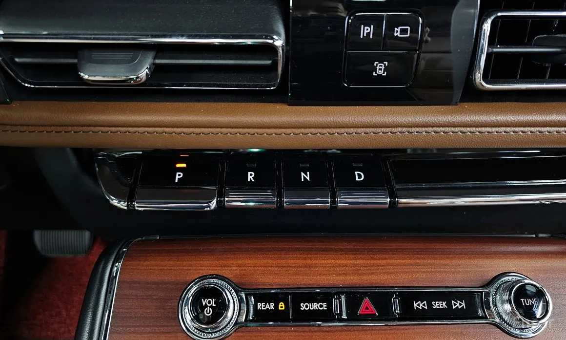 Фото 9 - Lincoln Aviator