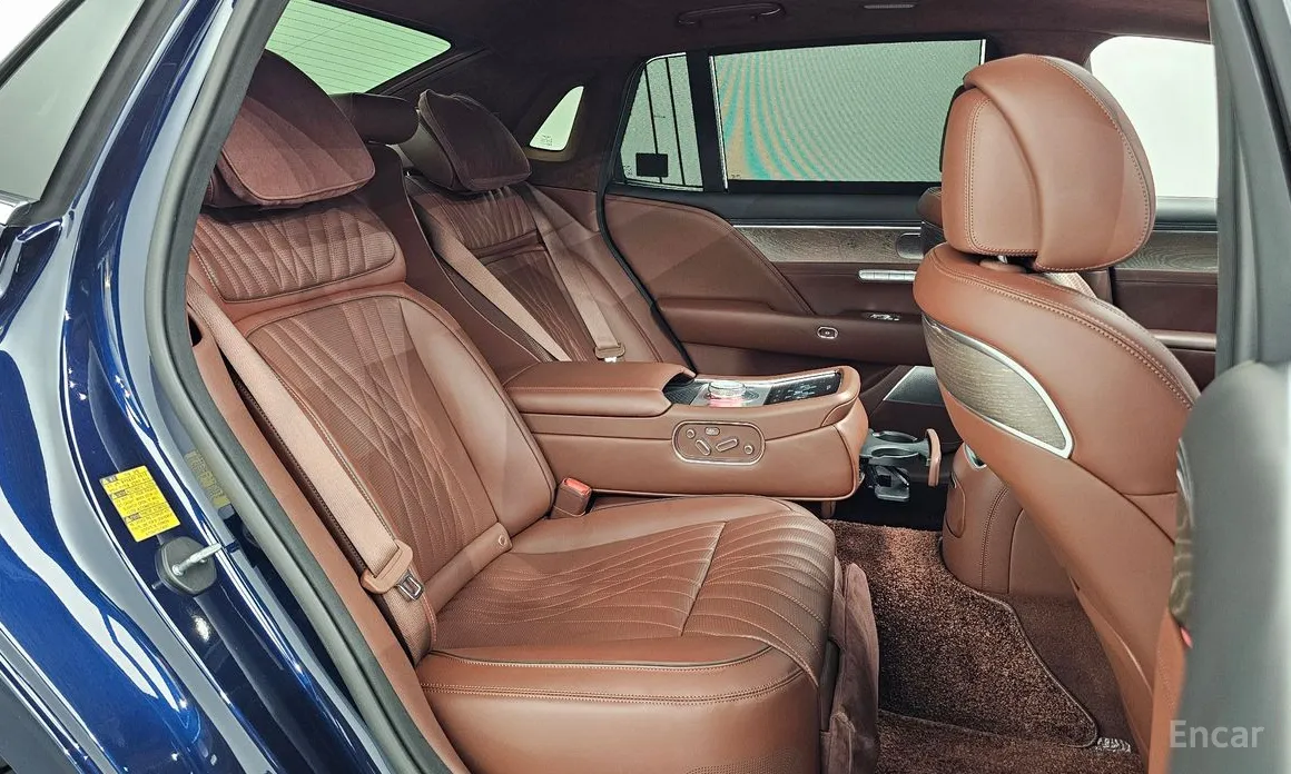 Фото 12 - Genesis G90