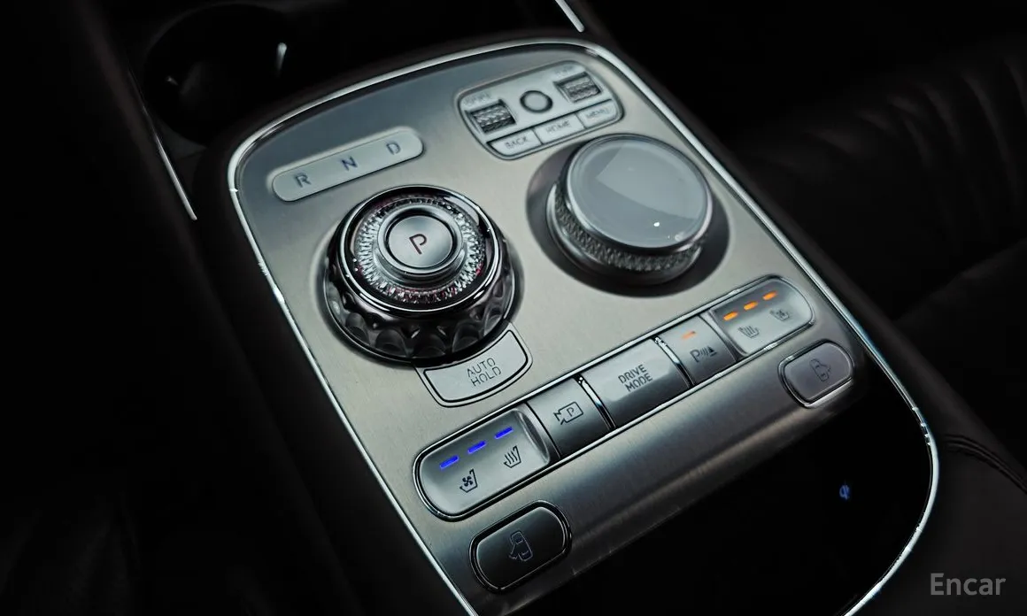 Фото 9 - Genesis G90