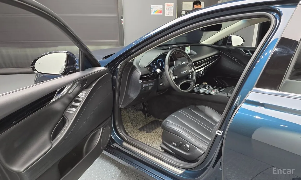 Фото 10 - Genesis G80