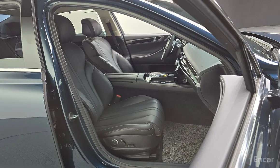 Фото 12 - Genesis G80