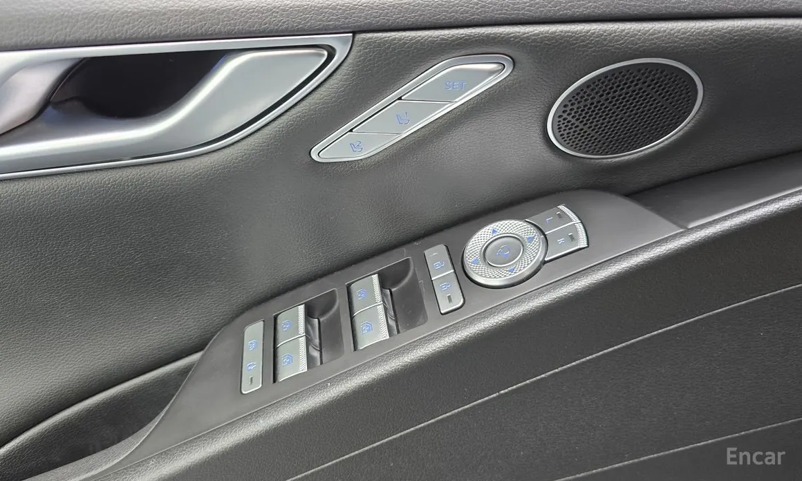 Фото 14 - Genesis G80