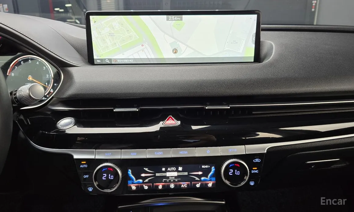 Фото 16 - Genesis G80