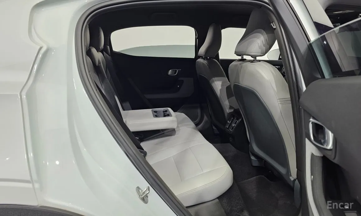 Фото 12 - Polestar 2