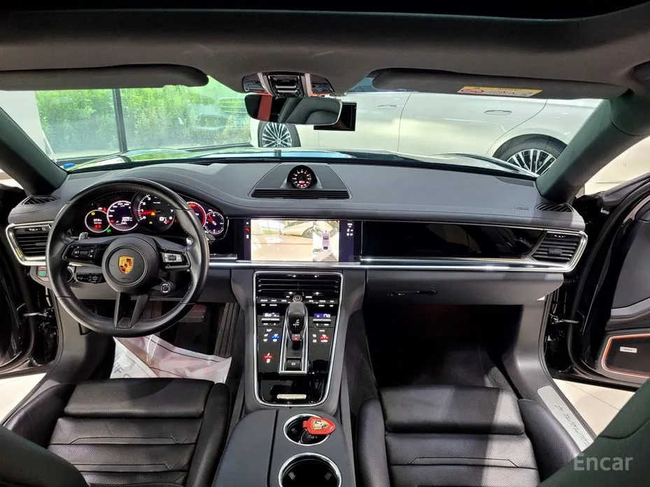 Фото 7 - Porsche Panamera