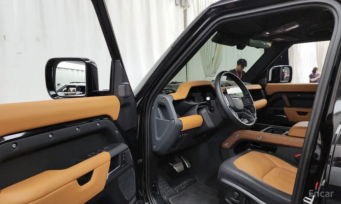 Фото 10 - Land Rover Defender