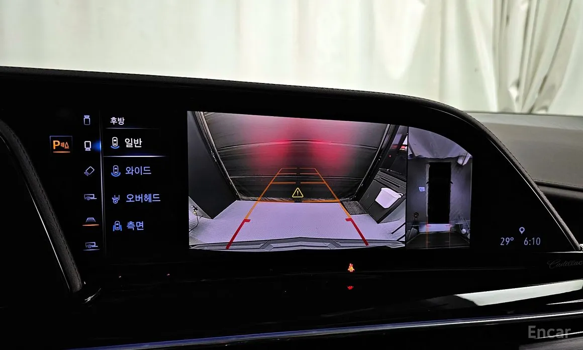 Фото 15 - Cadillac Escalade