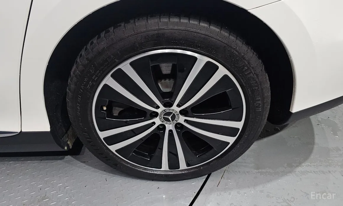 Фото 5 - Mercedes-Benz EQE