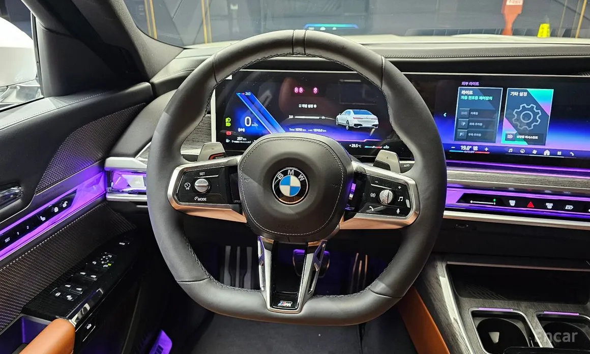 Фото 13 - BMW 7 Series