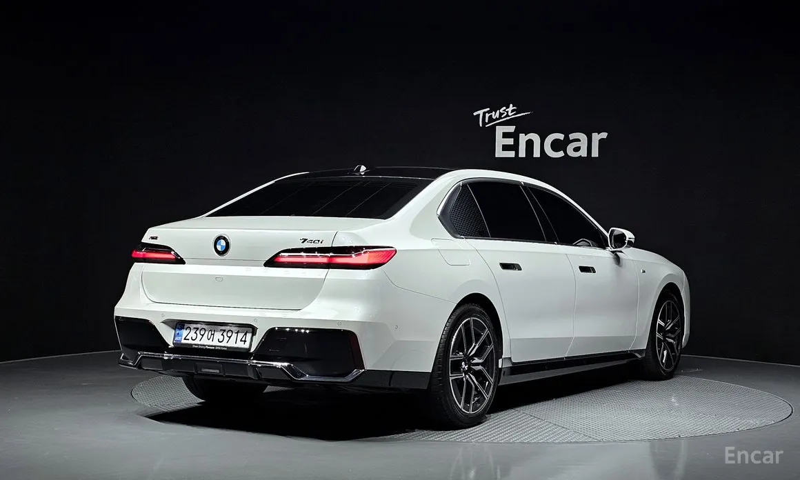 Фото 2 - BMW 7 Series