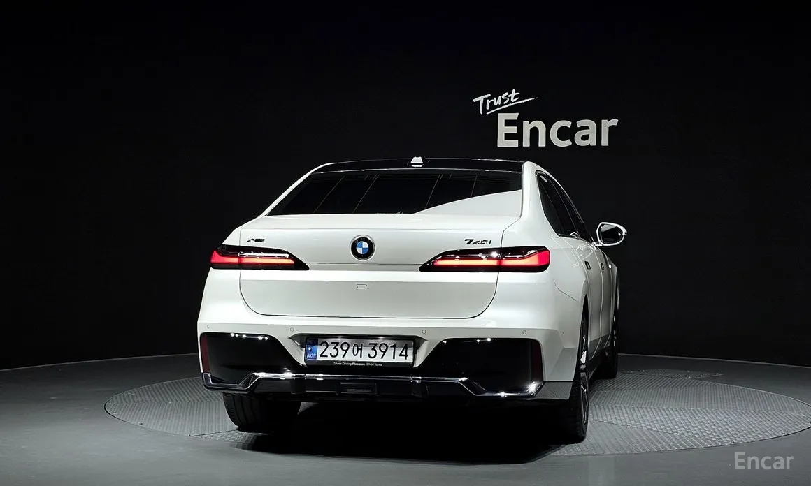 Фото 4 - BMW 7 Series