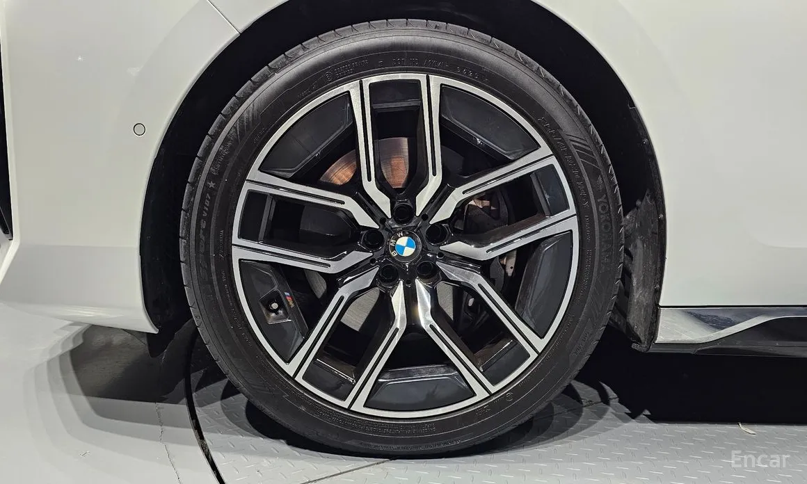 Фото 5 - BMW 7 Series