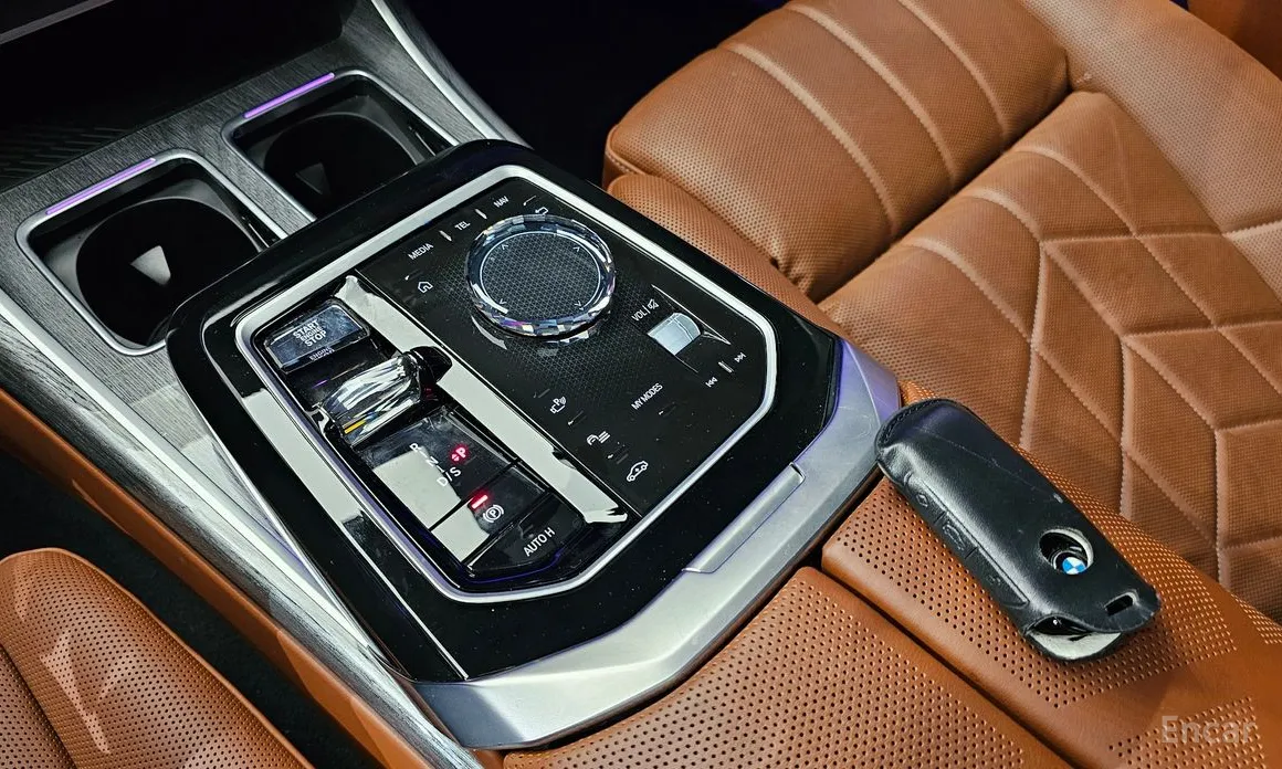 Фото 9 - BMW 7 Series