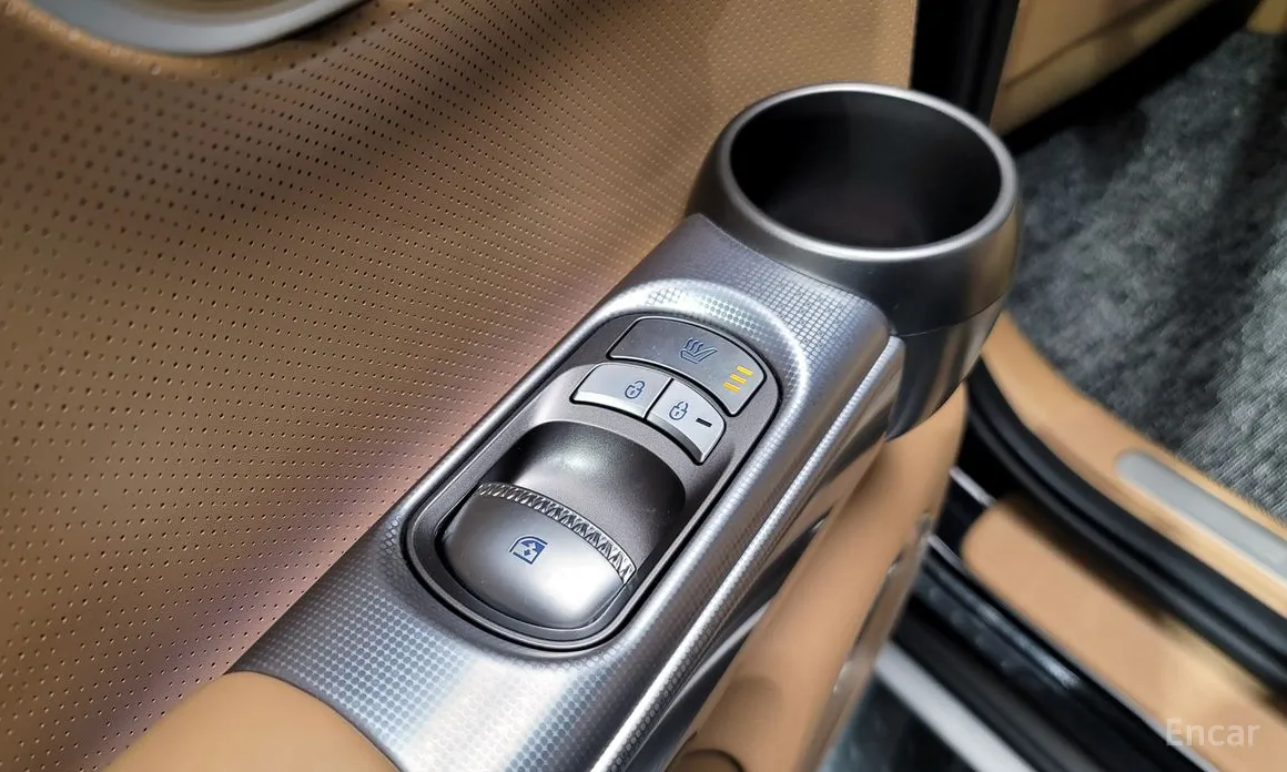 Фото 18 - Genesis GV60