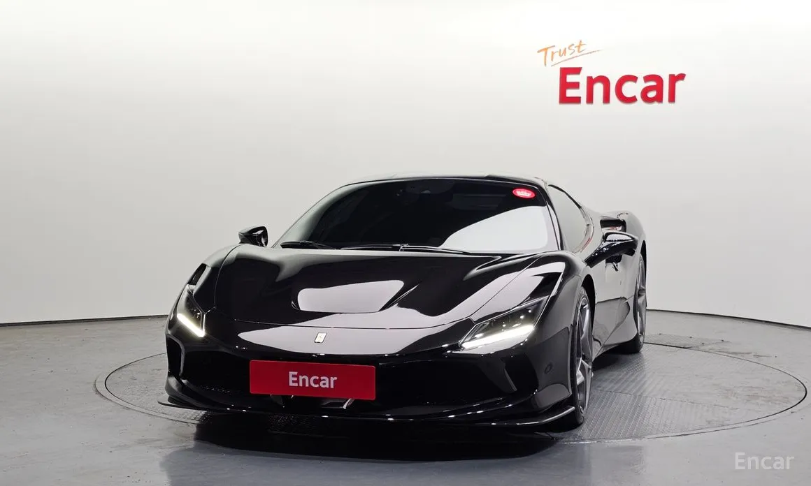 Фото 3 - Ferrari F8