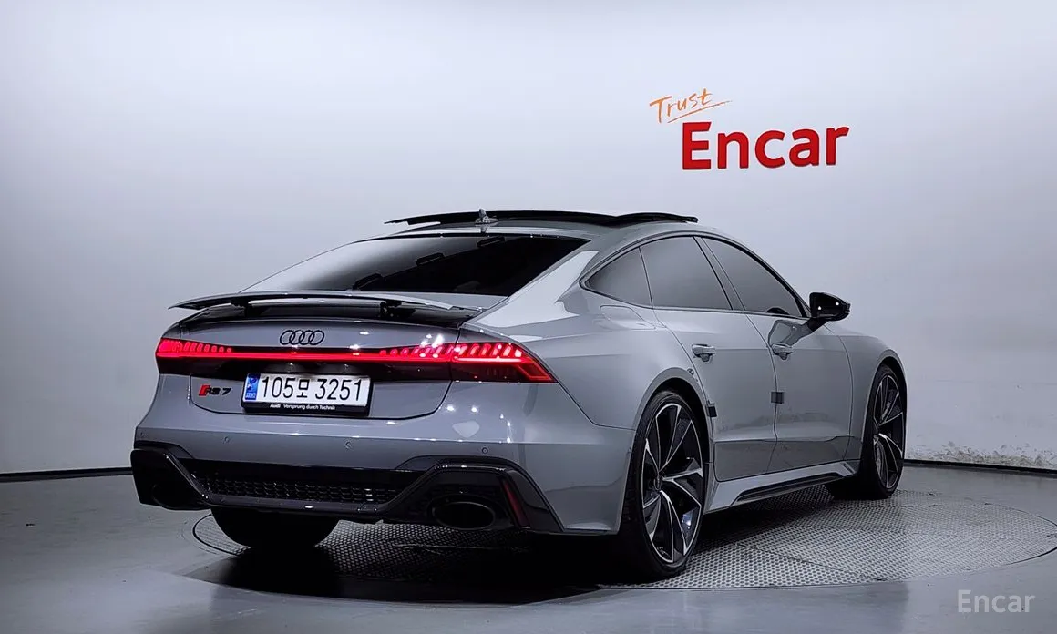 Фото 2 - Audi RS 7