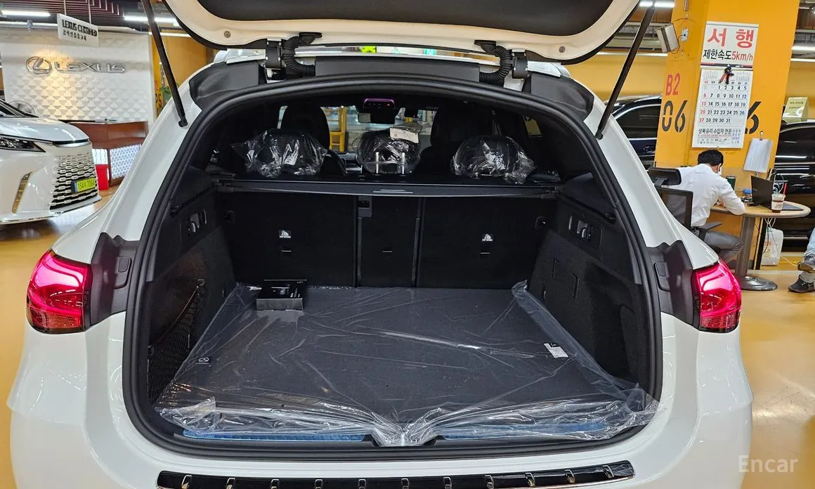 Фото 10 - Mercedes-Benz GLC-Class