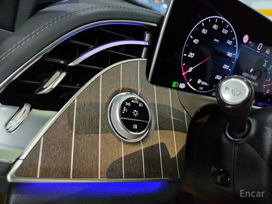 Фото 17 - Mercedes-Benz E-Class