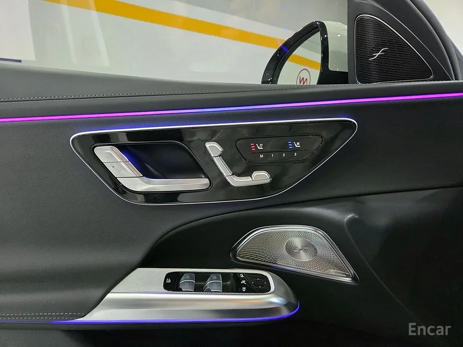 Фото 18 - Mercedes-Benz E-Class