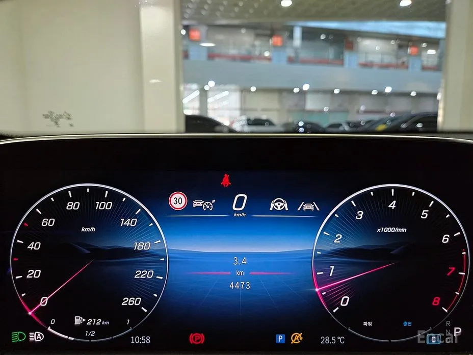 Фото 9 - Mercedes-Benz E-Class