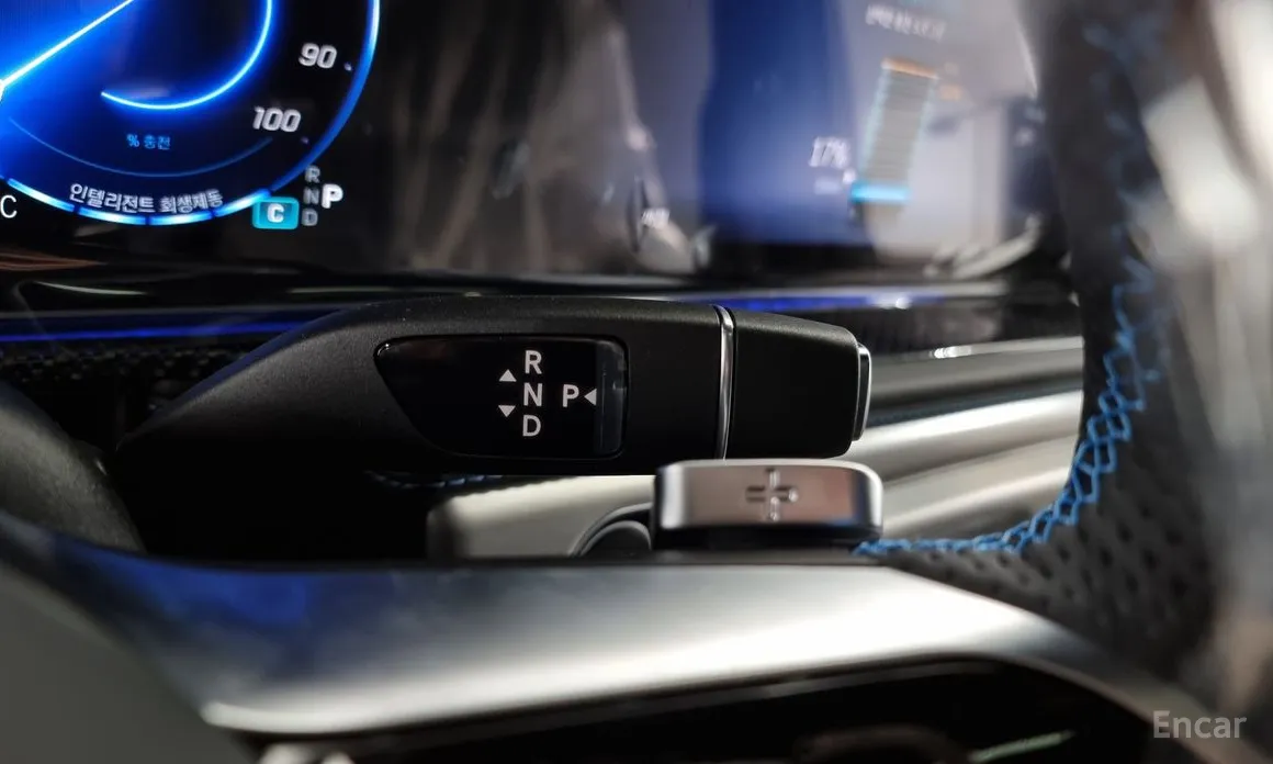 Фото 9 - Mercedes-Benz G-Class