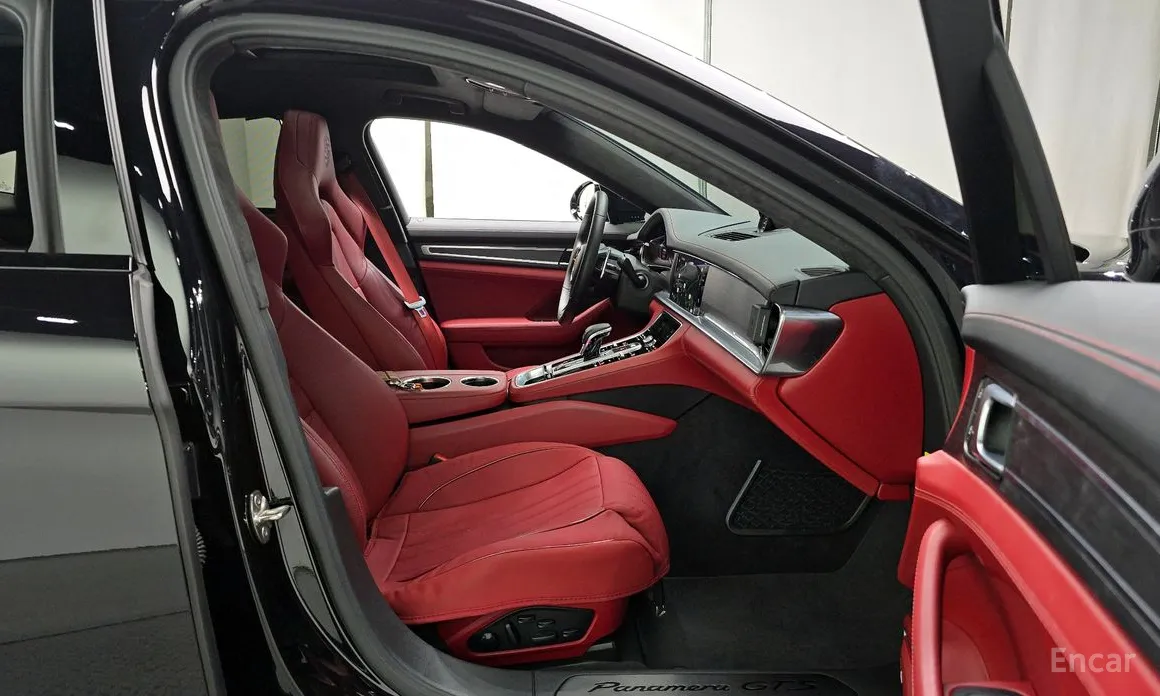 Фото 10 - Porsche Panamera