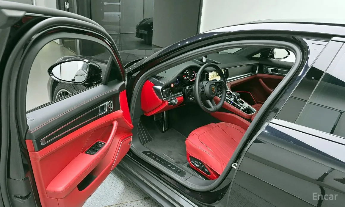 Фото 11 - Porsche Panamera