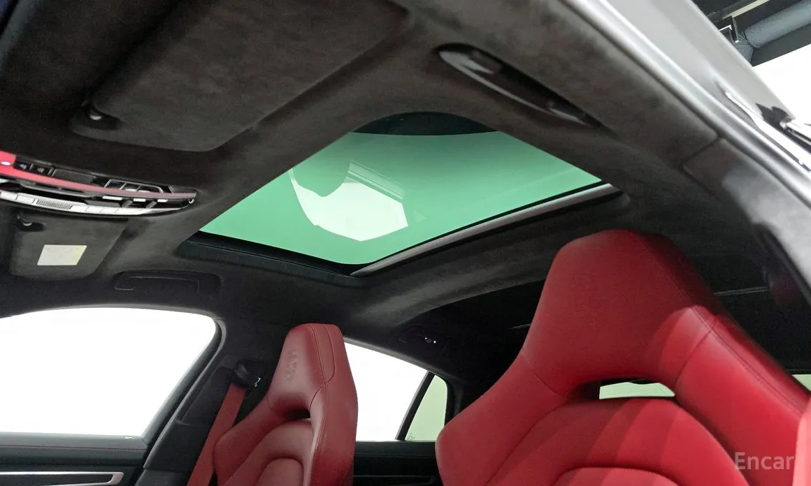 Фото 19 - Porsche Panamera