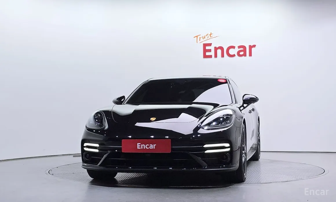 Фото 3 - Porsche Panamera