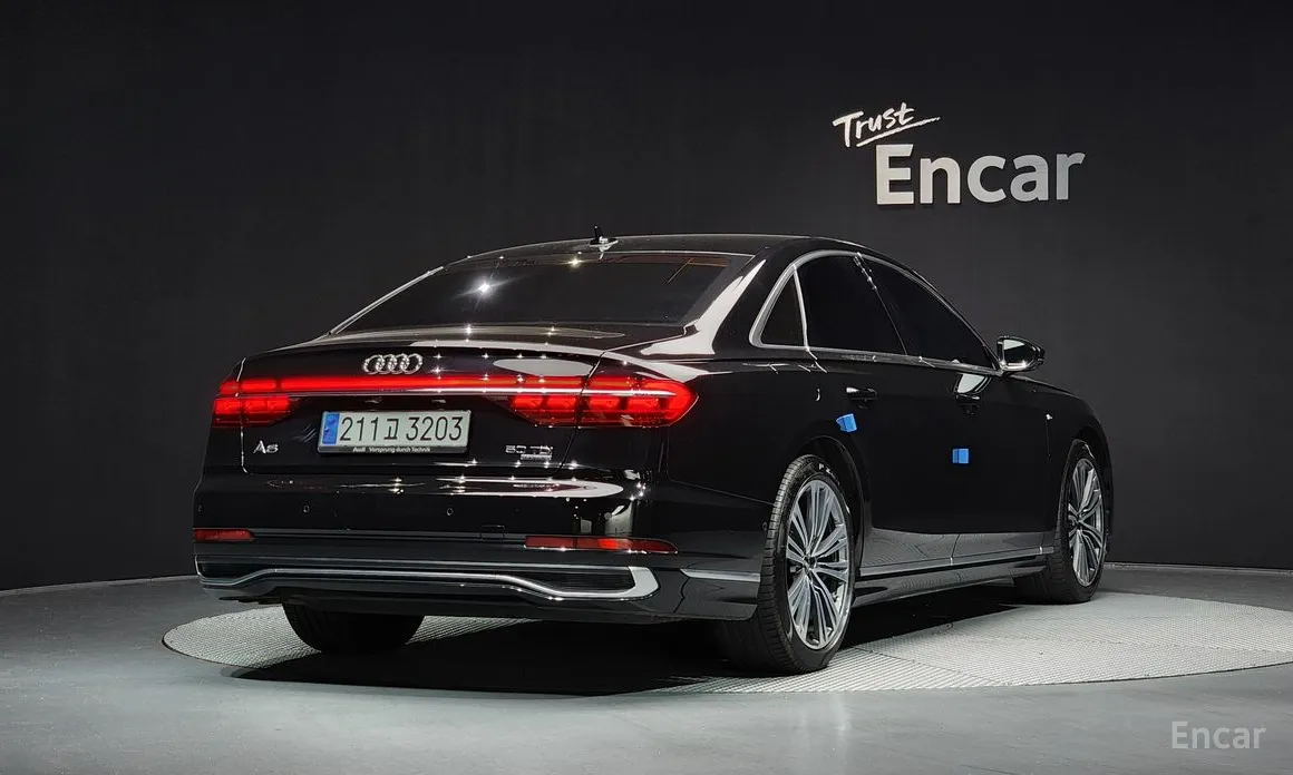 Фото 2 - Audi A8