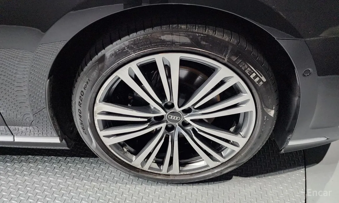 Фото 5 - Audi A8