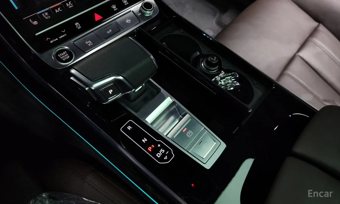 Фото 9 - Audi A8